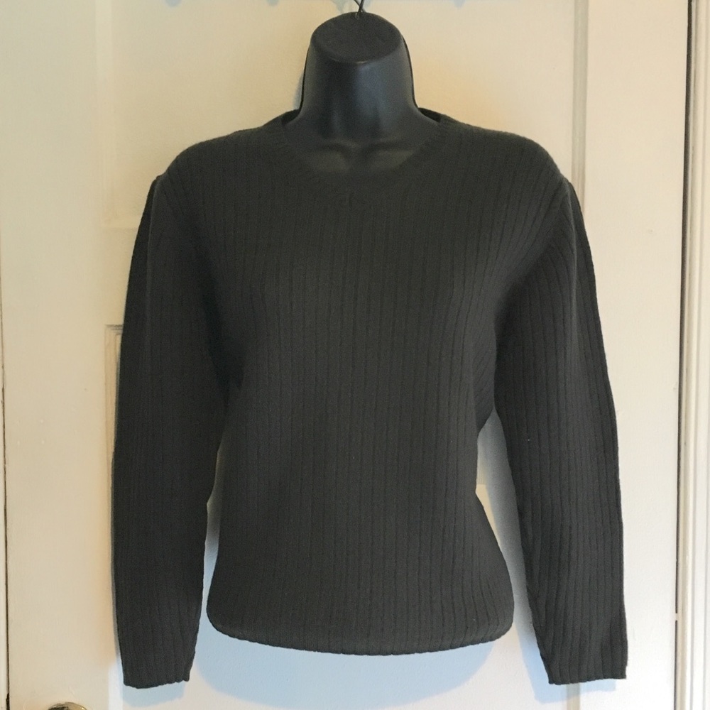 Brooks 346 Women’s V Neck Fine Italian Merino Wool